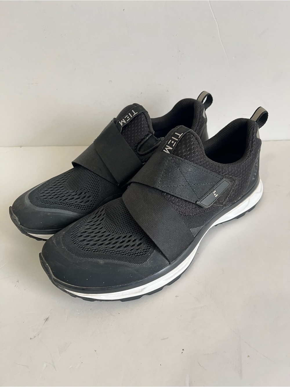 TIEM Cycling Sneakers Black Size 9